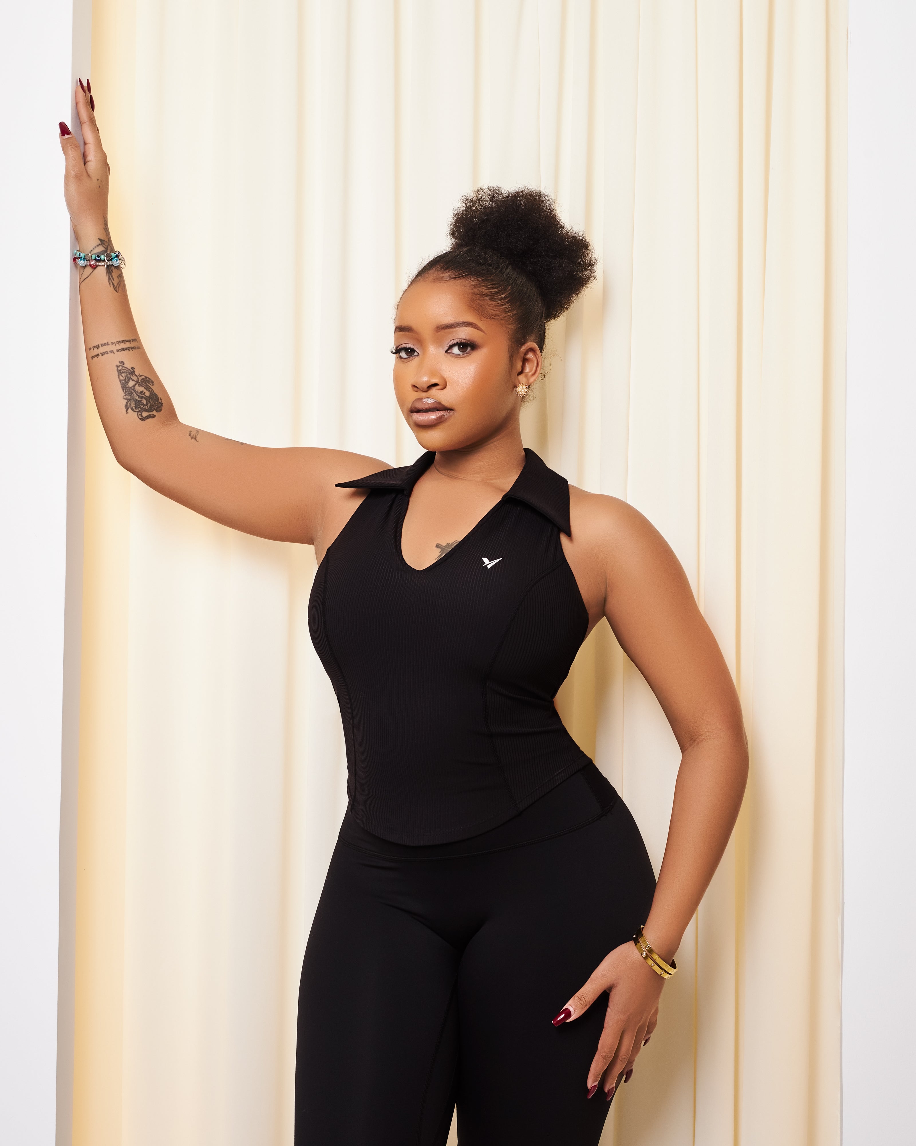 Essential Ribbed V neck Top